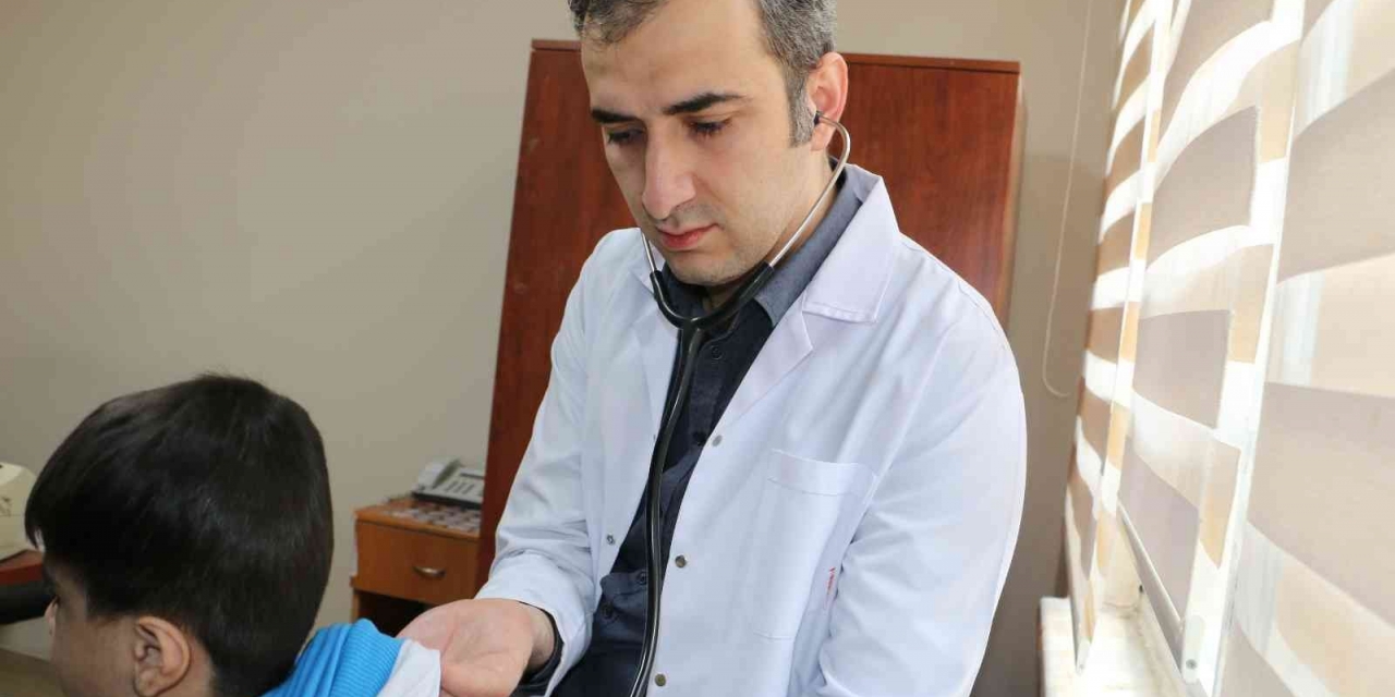 Çocuk Acil Servisleri Doldu, Uzmanlar Uyardı; Maske, Mesafe, Hijyen Tekrarlanmalı