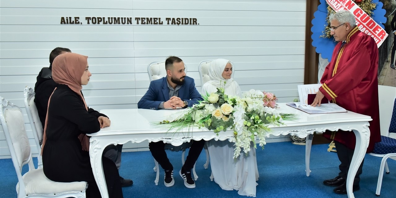 Battalgazi’de Bin 212 Çift Mutluluğa “evet” Dedi