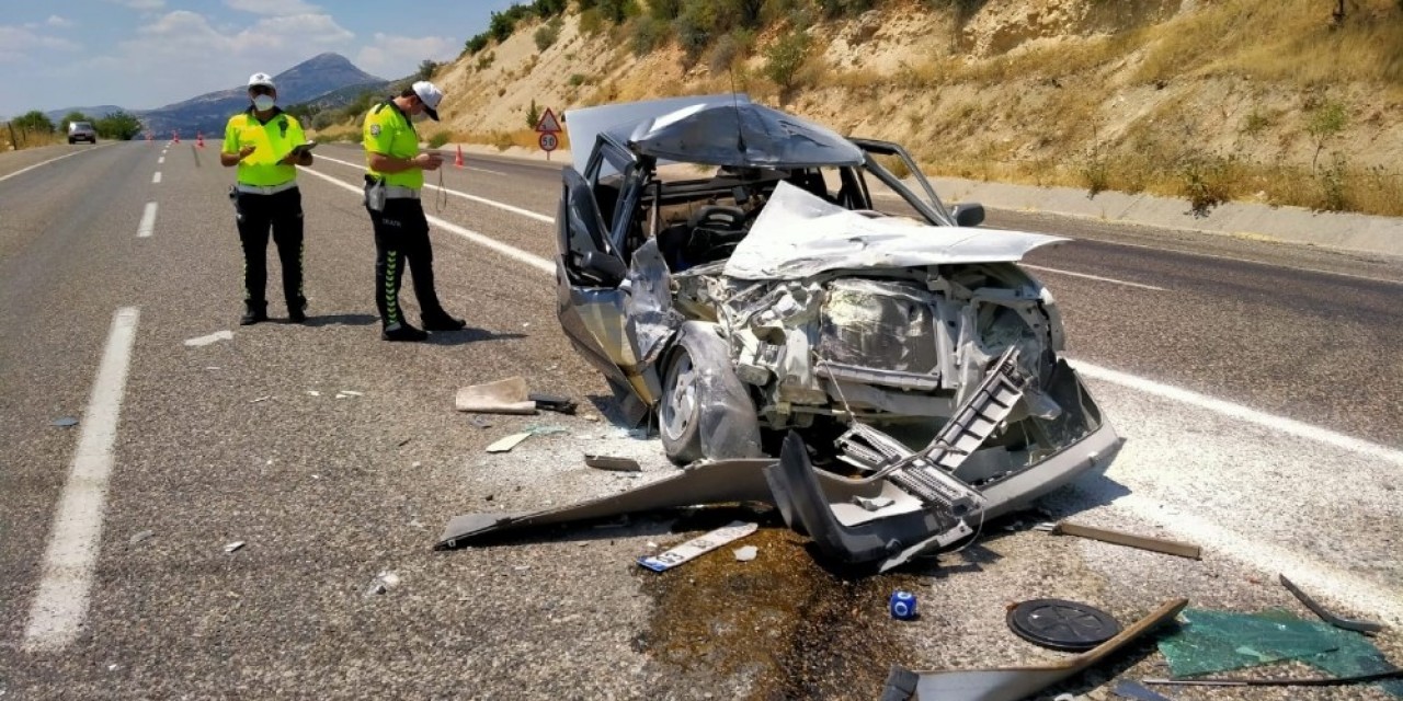 Mevsimlik İşçiler Kaza Yaptı: 1’i Ağır 4 Yaralı