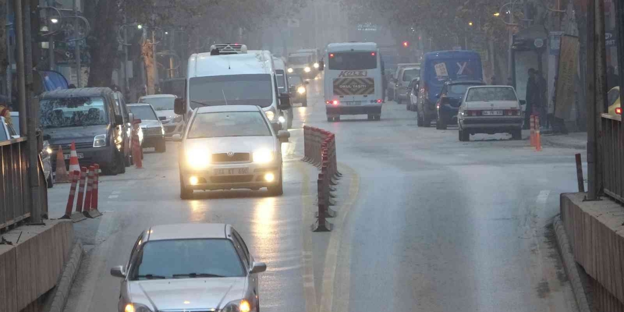 Malatya’da Sis Etkisini Sürdürüyor