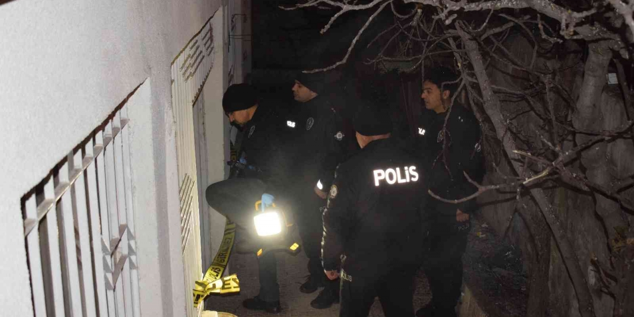 Tüfekle Oynarken Kendini Yaraladı