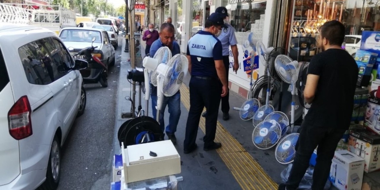 Zabıta Ekipleri, Kaldırım İşgallerine Göz Yummuyor