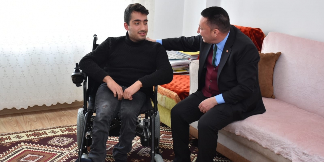 Bağlar Belediye Başkanı Beyoğlu, Engeli Lise Öğrencisinin Hayalini Gerçekleştirdi