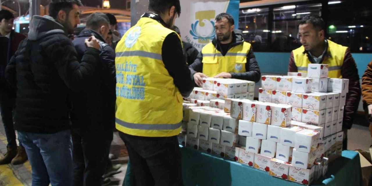 Haliliye’de Vatandaşlara Kandil Simidi İkramı