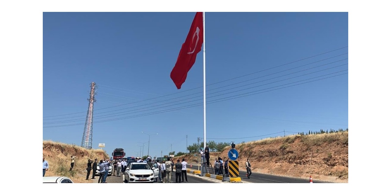 Kahta Girişinde Dev Türk Bayrağı Dalgalanacak