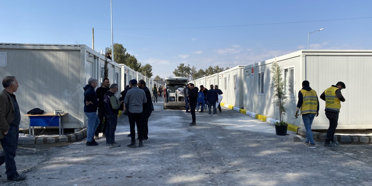 Adıyaman’da 300 Konteyner Ailelere Teslim Ediliyor