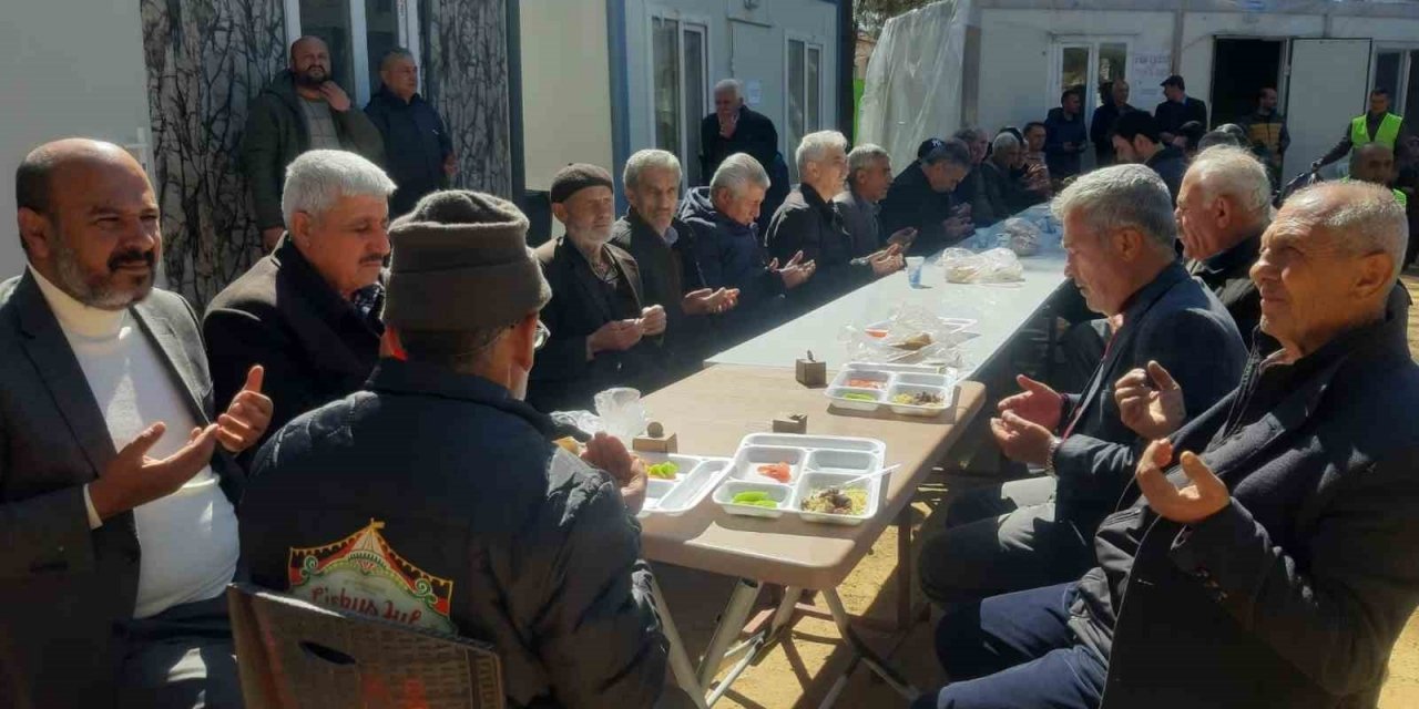 Gölbaşı Belediyesi Deprem Şehitleri İçin Mevlit Okuttu