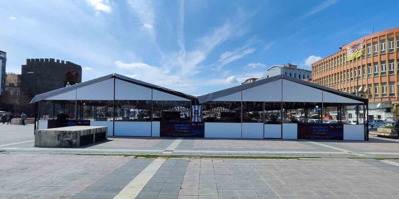 Diyarbakır’da Üç Ayrı Yerde İftar Çadırı Kuruldu