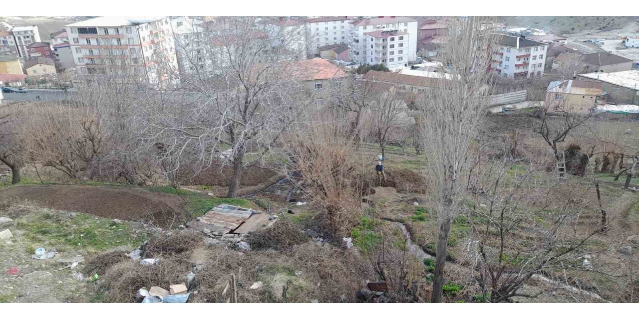 Kulp’ta Baharla Birlikte Bahçe İşleri Başladı