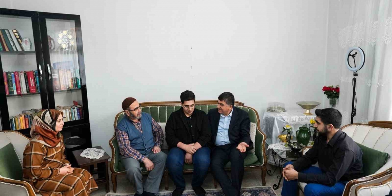 Fadıloğlu İle Kaymakam Duran Yetimlerle İftar Açtı