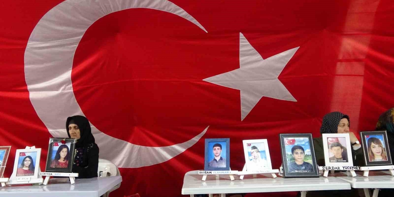 Ailelerin Evlat Nöbeti Bin 313 Gündür Sürüyor