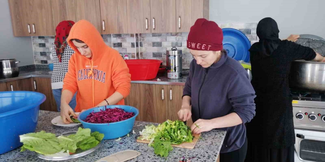 Hazro’da 7 Girişimci Kadın Bir Araya Gelerek Kadın Kooperatifi Kurdu