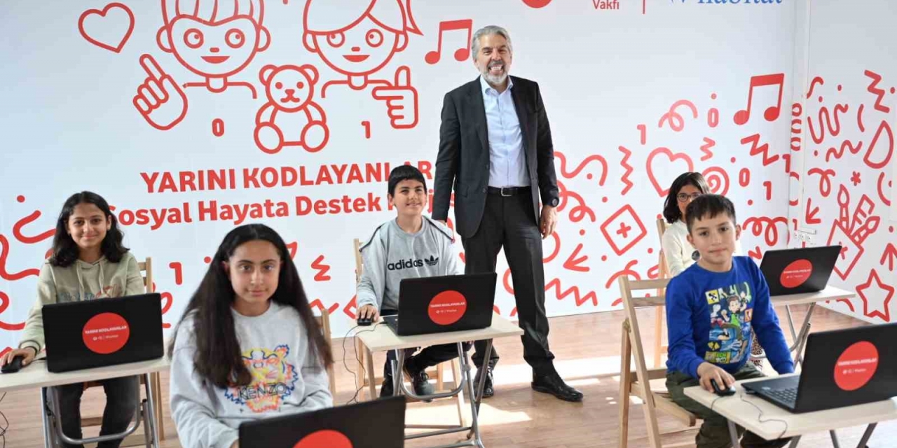 “Yarını Kodlayanlar Sosyal Hayata Destek” Projesinde İlk Sınıf Adıyaman’da Açıldı