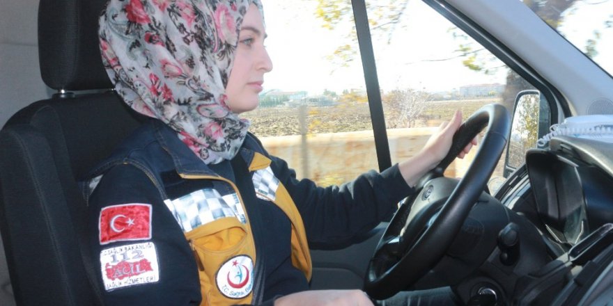 Kadın Ambulans Şoförü Yollara Ve Zamana Meydan Okuyor