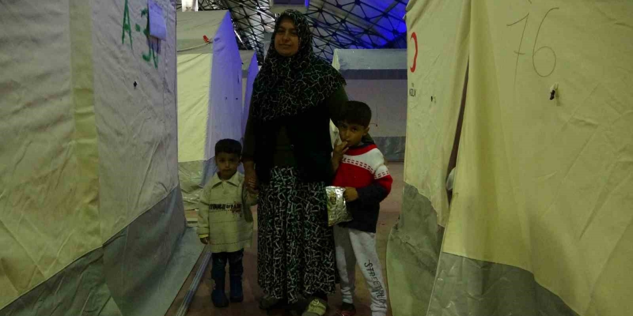 Malatya’da Boğazına Şeker Kaçan Çocuğun Kurtarıldığı Anlar Kameraya Yansıdı