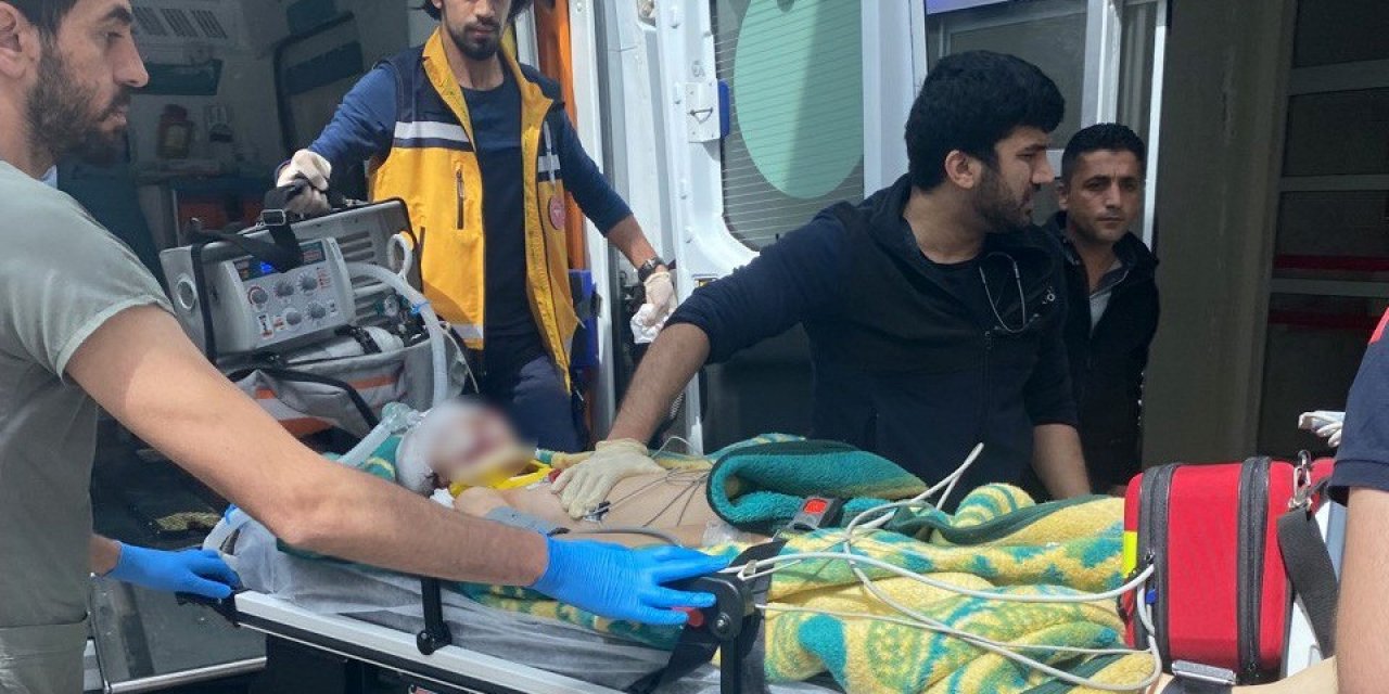 Öğretmen Önce Çocuğuna Sonra Kendi Kafasına Sıktı