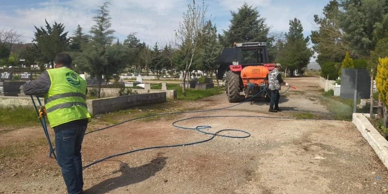 Gölbaşı’nda İlaçlama Çalışmaları Devam Ediyor