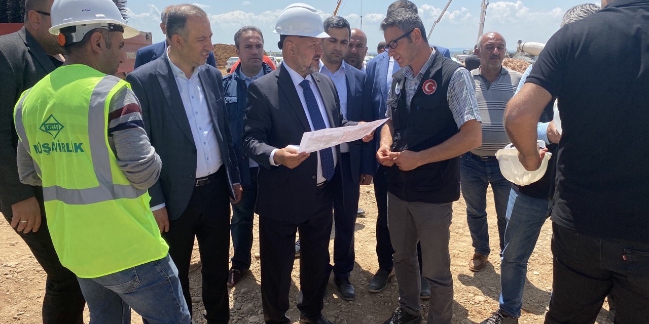 Ak Parti Heyeti Deprem Konutlarının İnşaat Alanını İnceledi