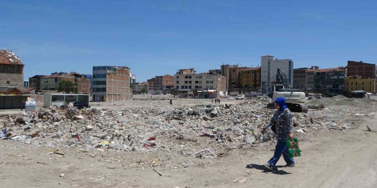 Malatyalı Depremzedelerden Hakaretlere Tepki