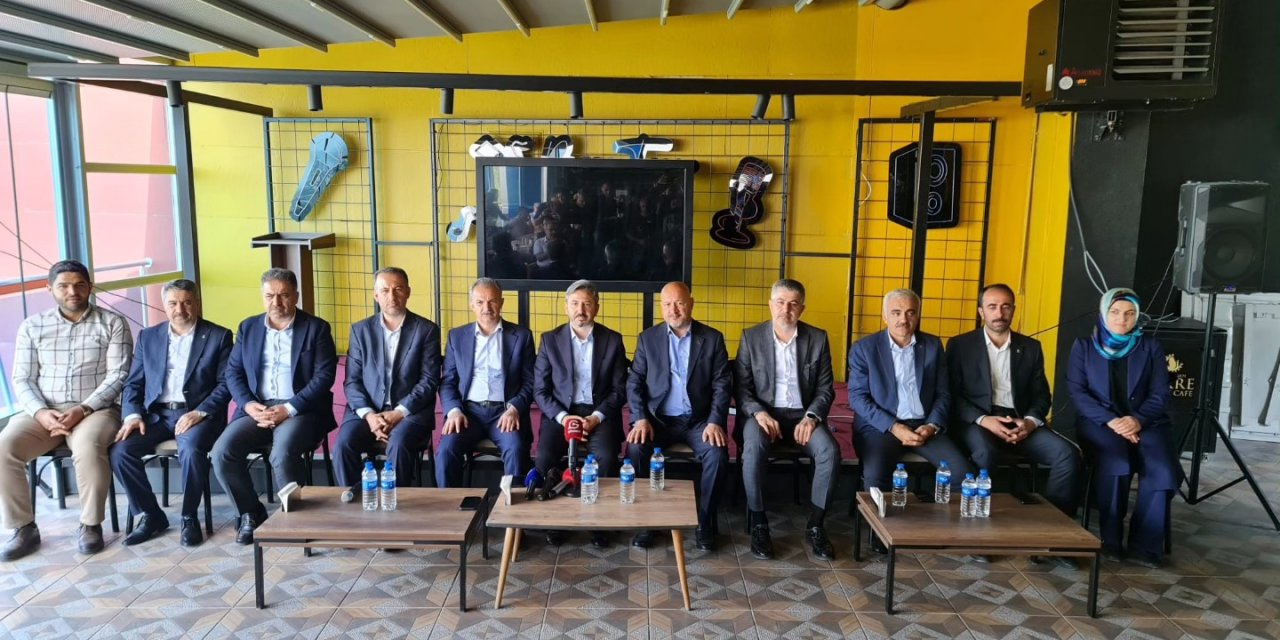 Ak Parti, Basın Mensuplarıyla Bir Araya Geldi