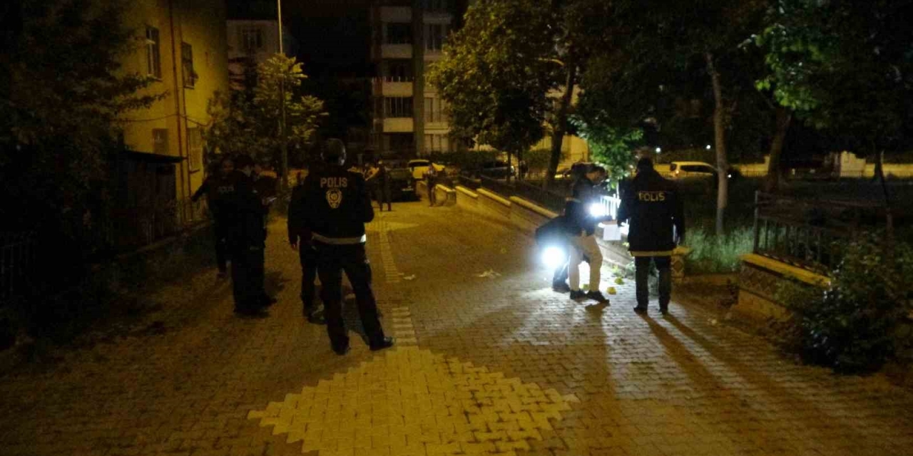Tartıştığı Şahısların Üzerine Kurşun Yağdırdı: 3 Yaralı