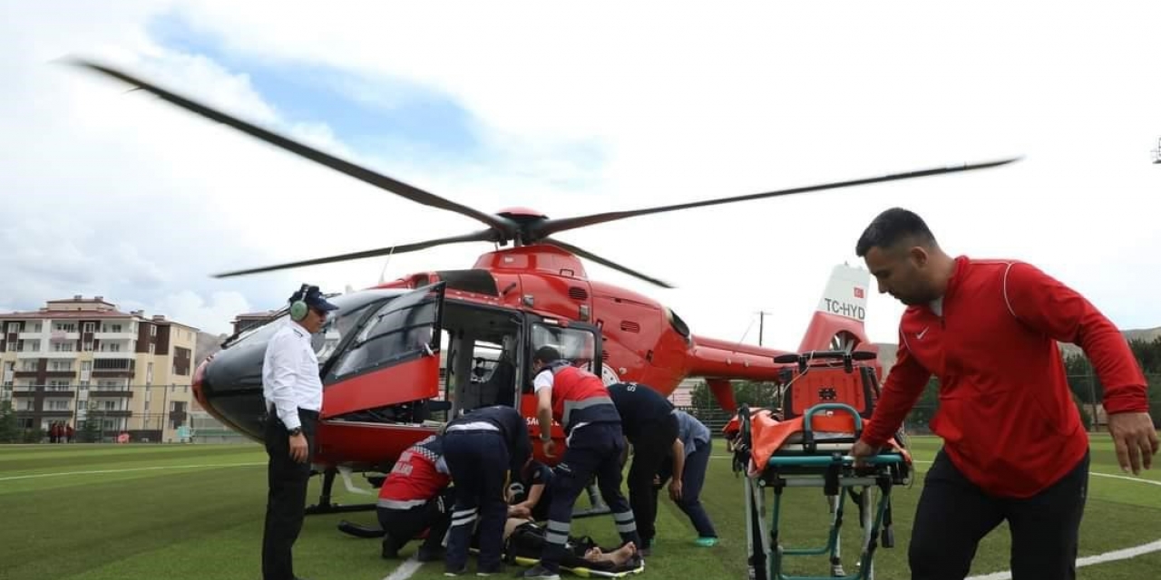 Tansiyon Hastası Yaşlı Hasta Hava Ambulansı İle Hastaneye Getirildi