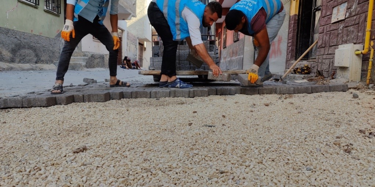 Eyyübiye’de Sel Felaketi Sonrası Çalışmalar Sürüyor