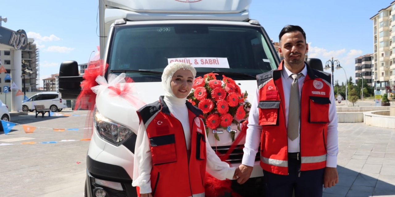Mobil Sosyal Hizmet Aracı Gelin Arabası Oldu