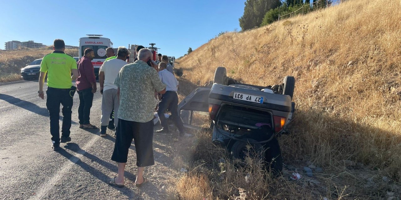 Adıyaman’da Otomobil Şarampole Yuvarlandı: 1 Ölü, 2 Yaralı