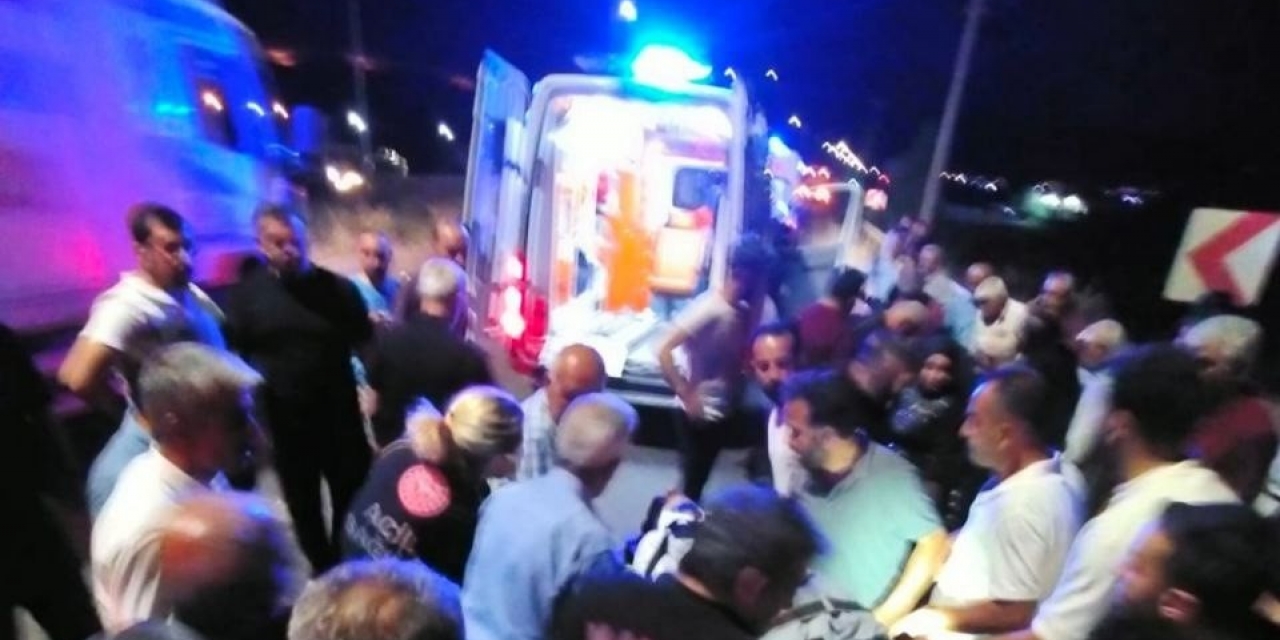 Yolcu Obüsü İle Hafif Ticari Araç Çarpıştı: 1’i Ağır 5 Yaralı