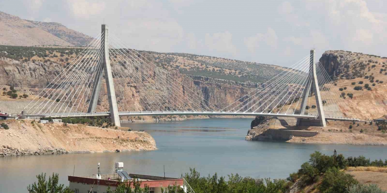 Nissibi Köprüsü’nden Deprem Sonrası 400 Bin Araç Geçti