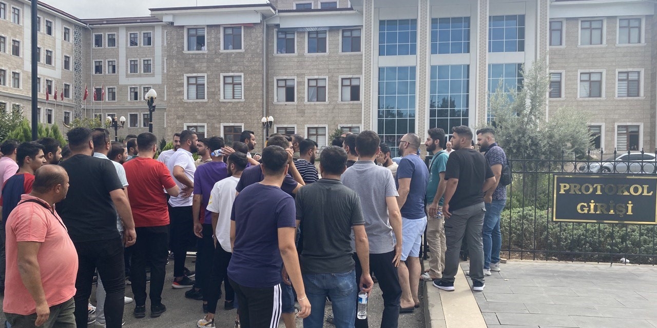 Operasyon Yapılan Telefoncular Valiliğe Yürüdü