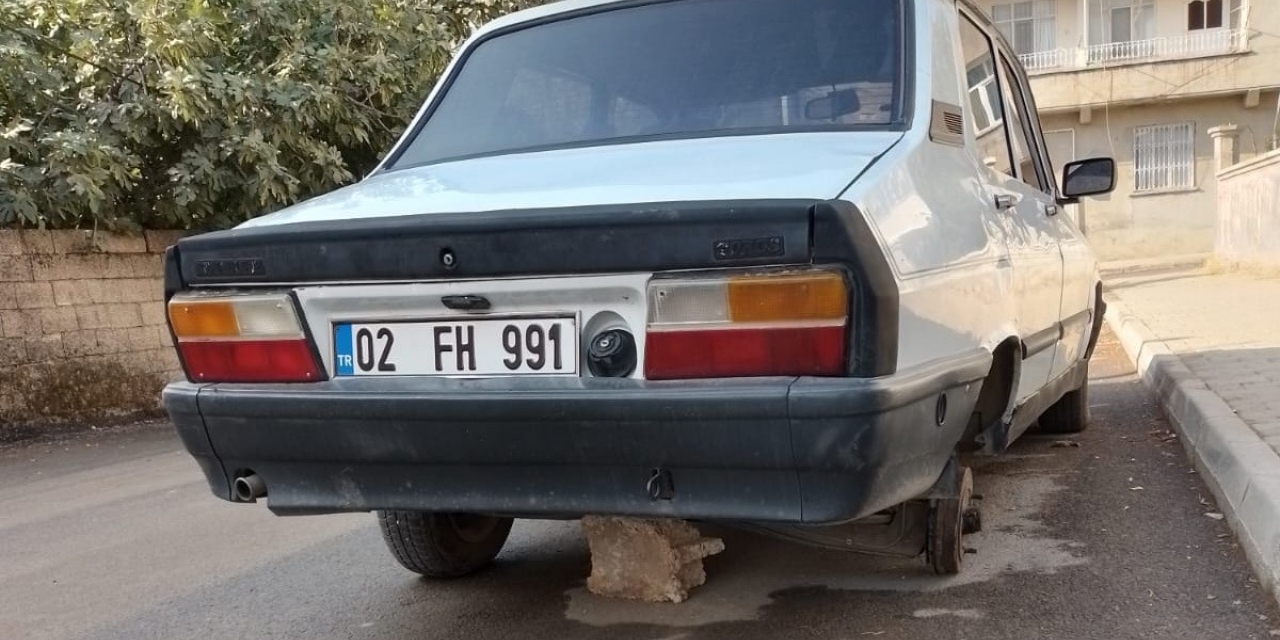 Park Halindeki Aracın Tekeri Çalındı
