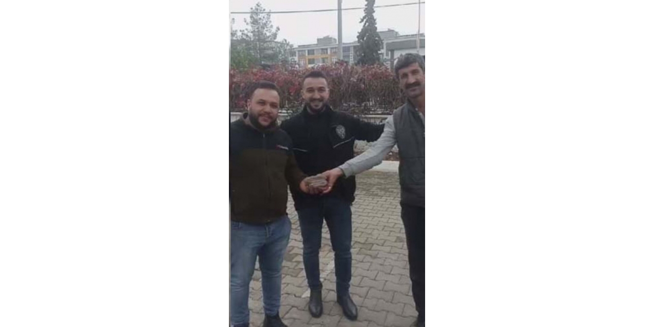 Siverek’te Temizlik İşçisi Yerde Bulduğu 30 Bin Tl’yi Sahibine Teslim Etti