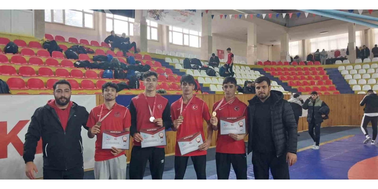 Malatya Güreş Şampiyonalarında Başarı Elde Etti