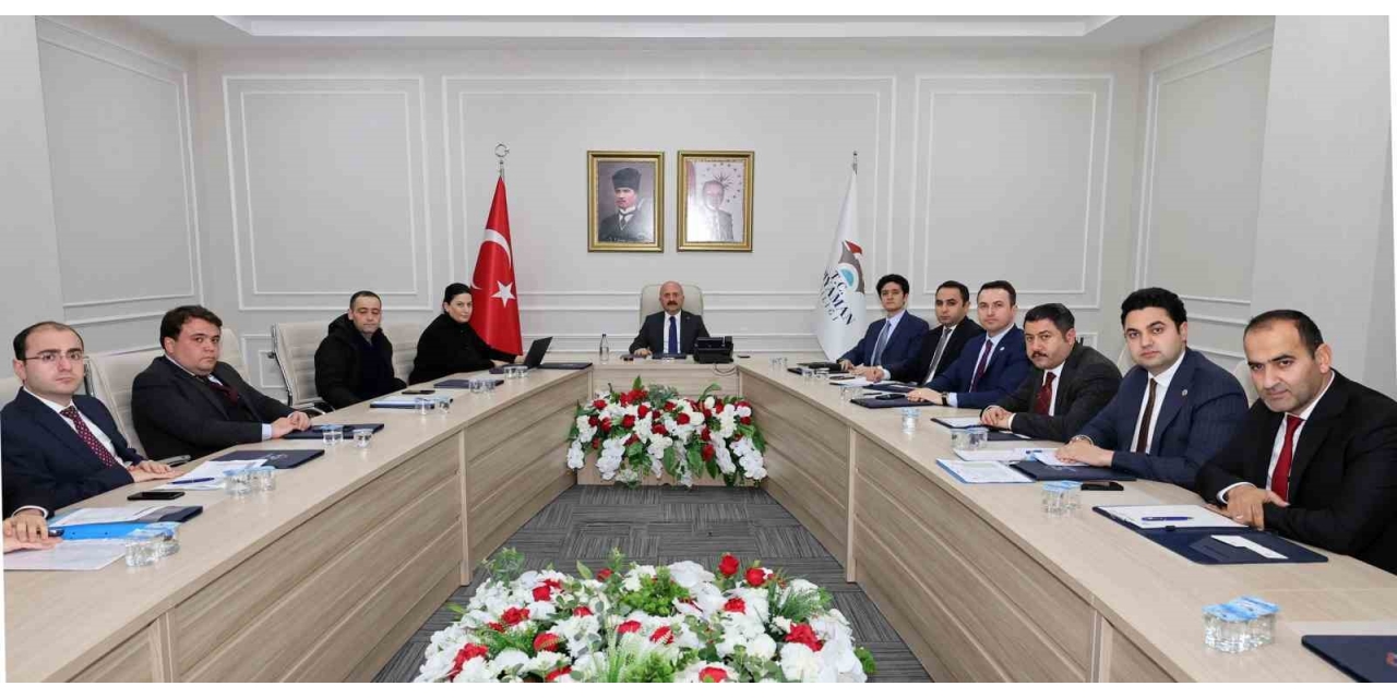 Deprem Konutlarının Alt Ve Üst Yapı Çalışmaları Konuşuldu