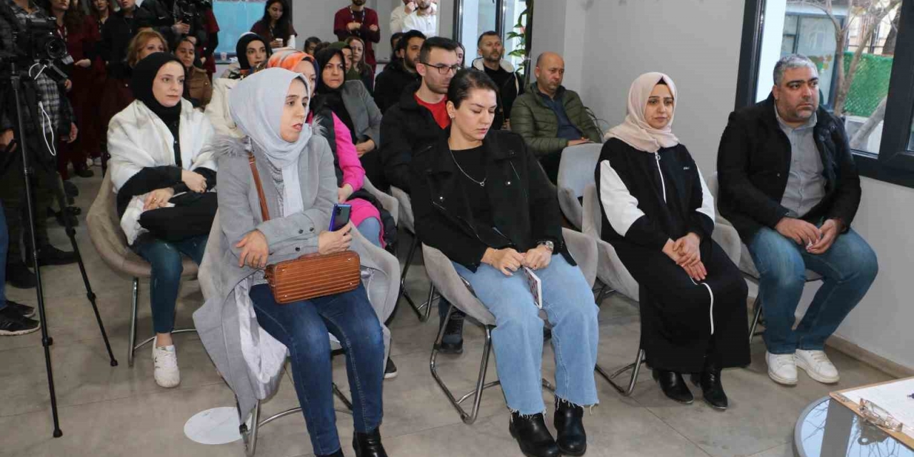 Diyarbakır’da Otizmli Bireylerin Aileleri Bilinçlendiriliyor