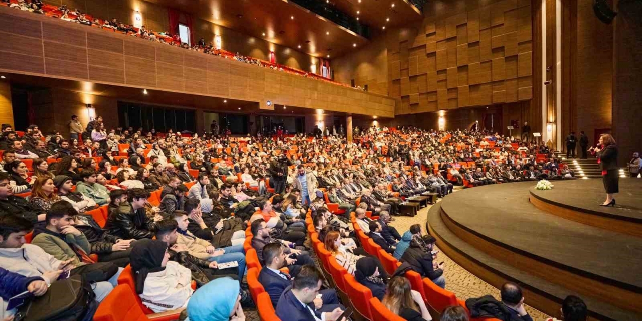 Şahin, Deprem Zirvesinde Deprem Anma Ve Eğitim Müzesi Projesini Anlattı