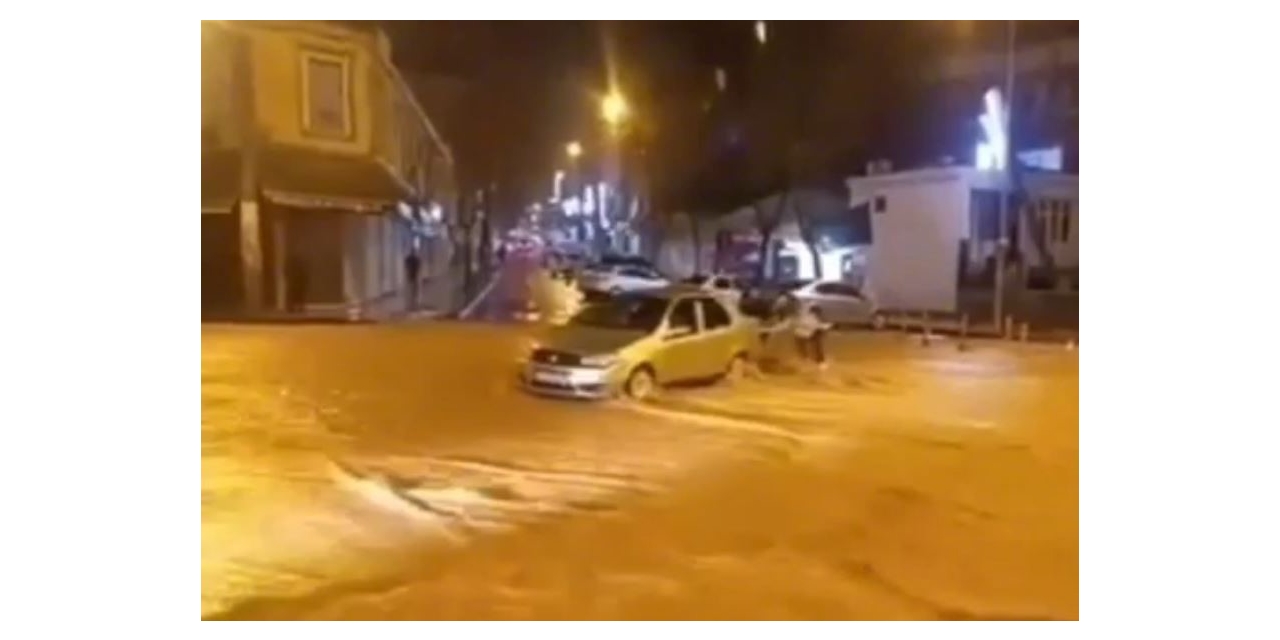 Siverek’te Aşırı Yağış Hayatı Felç Etti