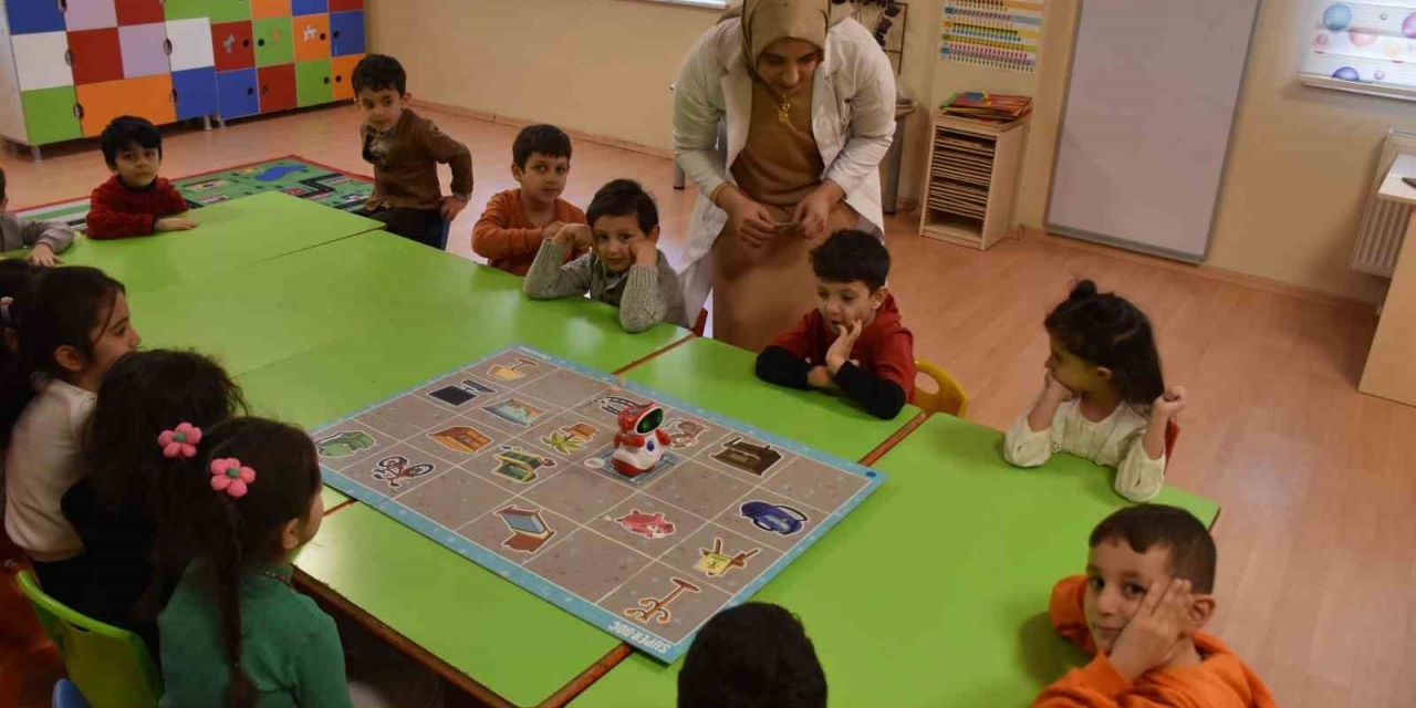 Şahinbeyli Çocuklar Küçük Yaşta Bilimle Tanışıyor