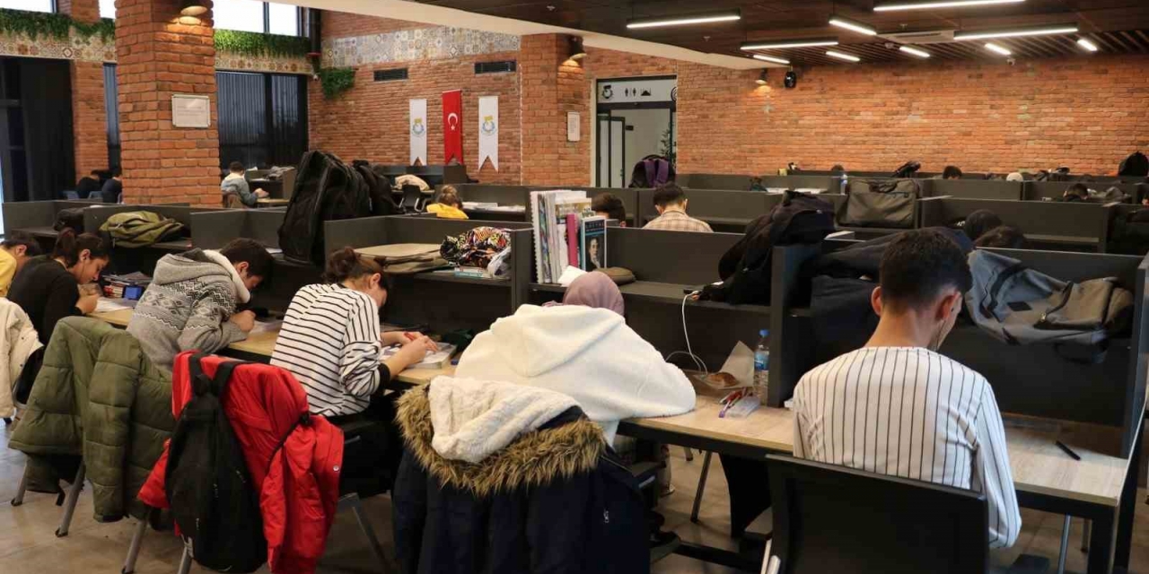 Haliliye Belediyesi Kütüphaneleri Gençlerin Adresi Oluyor