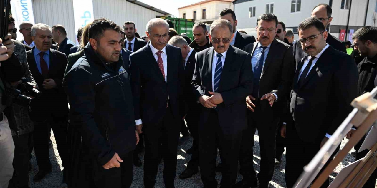 Bakan Özhaseki: "malatya’nın Çarşısı 1 Seneye Ayağa Kalkacak"