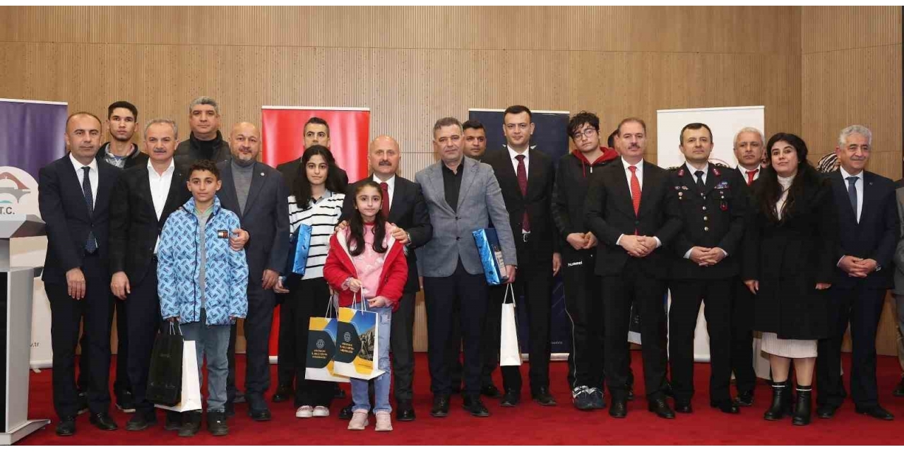 Hikaye Yazma Yarışmasında Ödüller Sahiplerini Buldu
