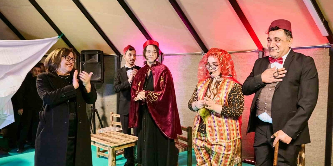 Gaziantep’te Ramazan Sokağı Dolu Dolu
