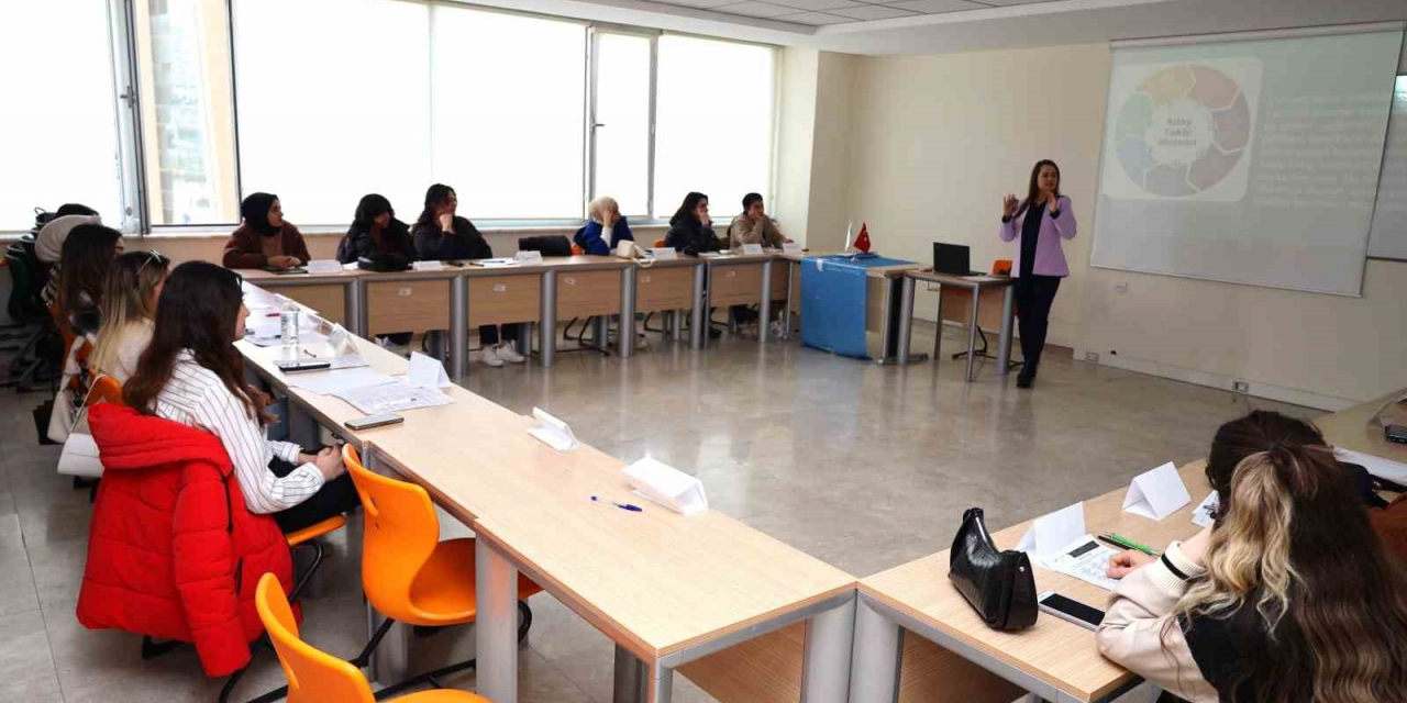 Gibtü’de “iş Kulübü Eğitimi” Düzenlendi
