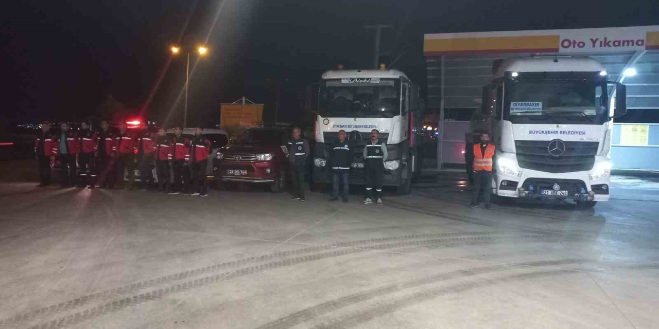 Diyarbakır Büyükşehir Belediyesi’nden Cizre’ye Araç Ve Personel Desteği