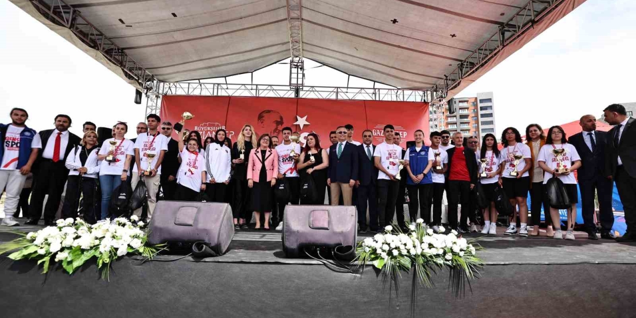 Gaziantep’te 19 Mayıs Coşkuyla Kutlandı