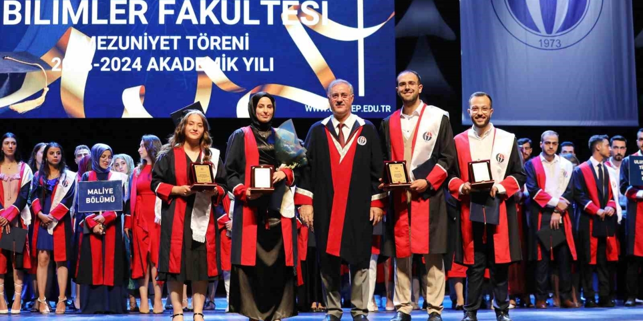 Rektör Prof. Dr. Özaydın: “karamsar Olmayın, Türkiye’nin Ve Sizin Önünüz Açık”