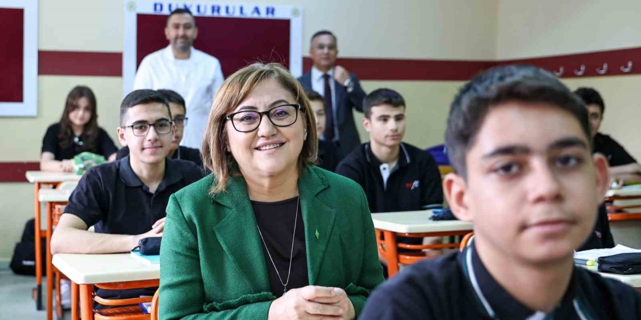 Şahin’den Okulun İlk Günü Öğretmen Ve Öğrencilere İndirim Müjdesi