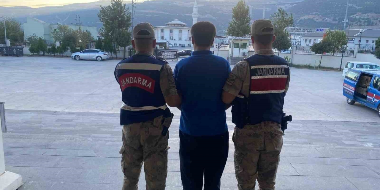 Karşılıksız Çekle Dolandırıcılık Yapan Şahsı Jandarma Yakaladı